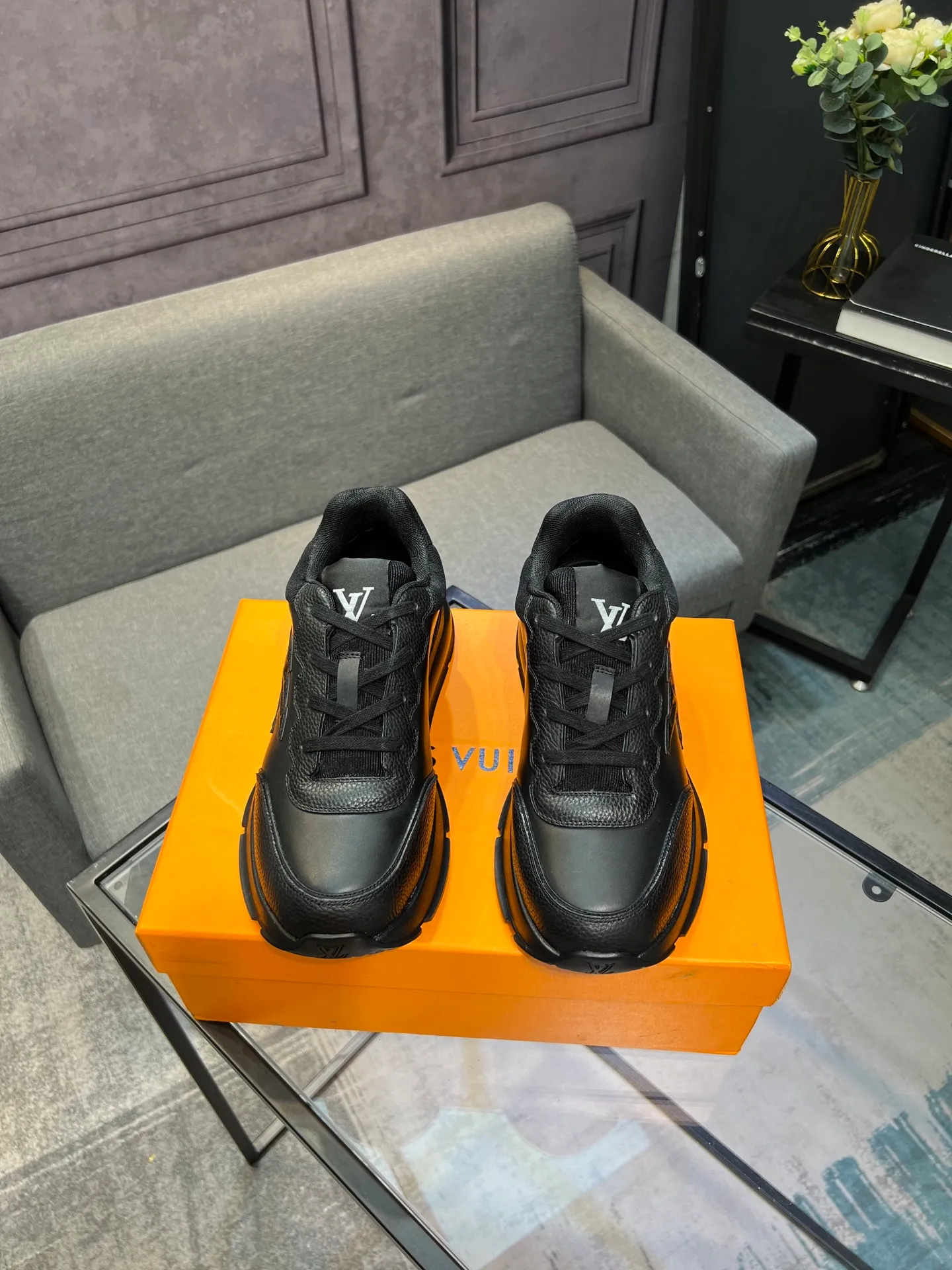 Men's shoes 💰640 LV | Louis Vuitton 2025𝐬𝐬 New spring and summer styles for couples, men's styles come out first. The counter features the latest casual shoes. Hard goods are new🆕 ❥Purchase level! Full of high-end feel! A popular model among bloggers at home and abroad, it’s retro and fashionable and looks amazing on your feet! Wear a lot of happiness! Mainly recommended model on the official website★ ▪️Upper: Original custom-made imported calfskin fabric ▪️Inner lining: breathable gauze imported from Italy ▪️Outsole: rubber foam ➕tpu high-end outsole ▪️Shoe size: 36-44 (customized for 45 and 46)